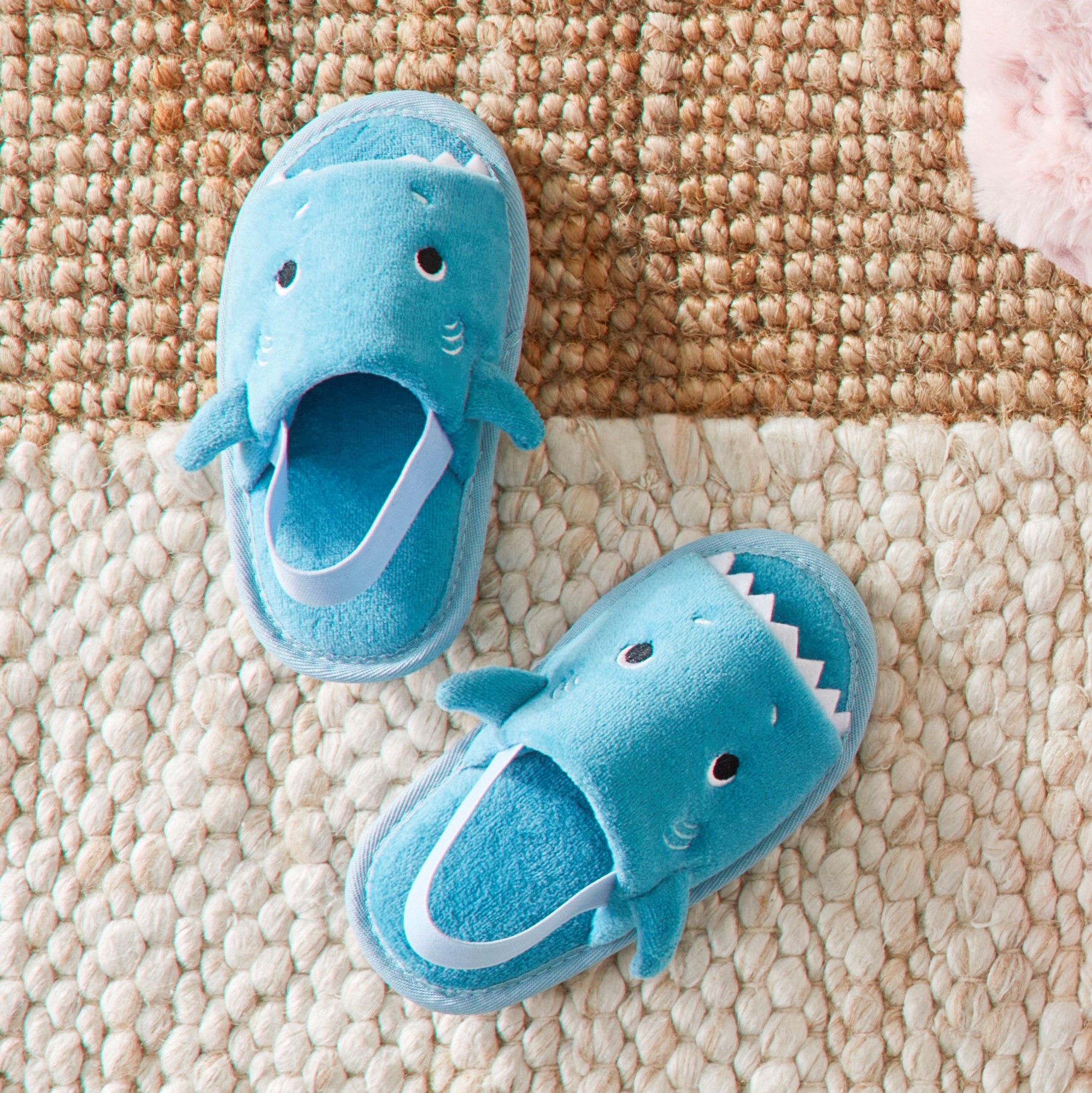 Shark discount kids slippers