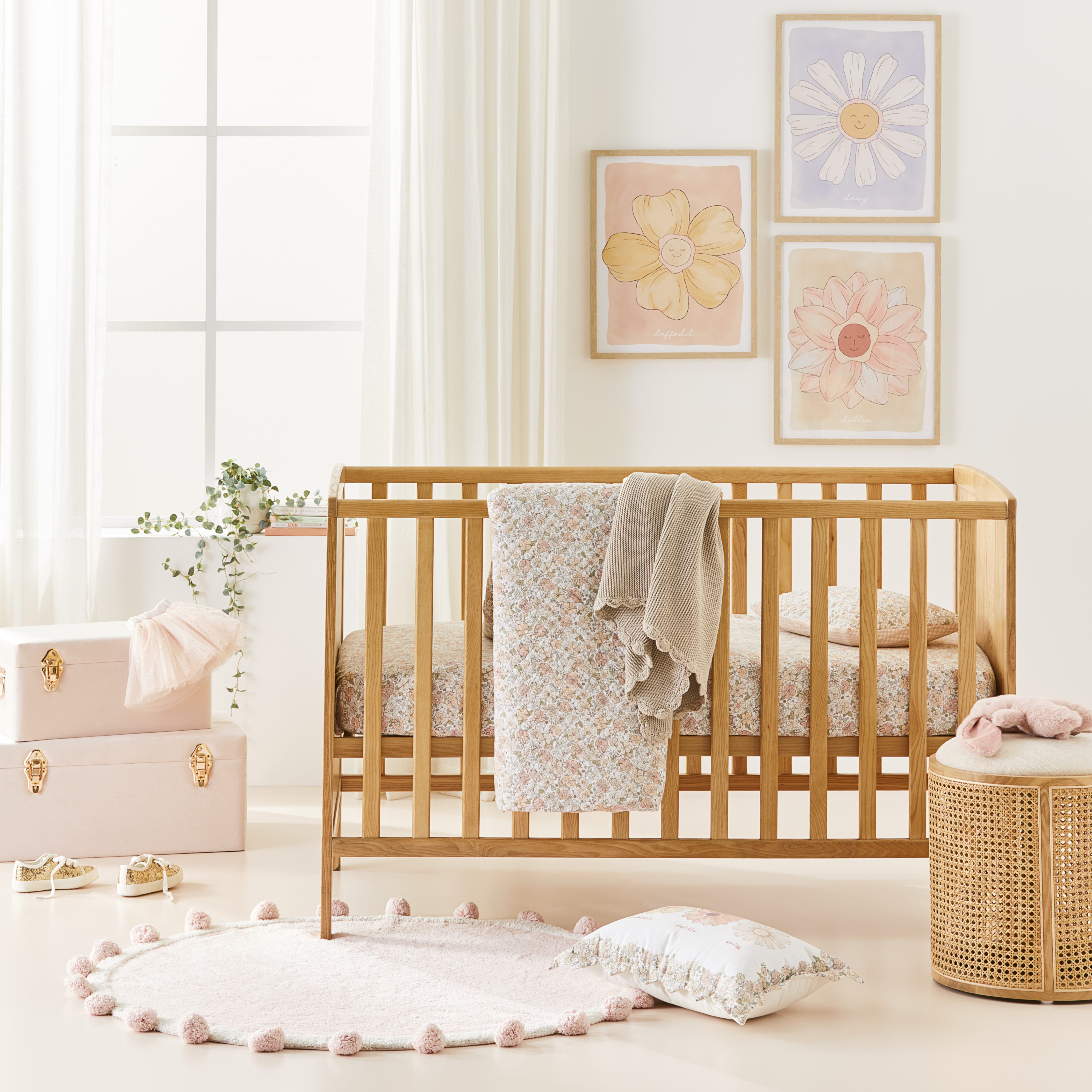 Baby girl hot sale cot quilt