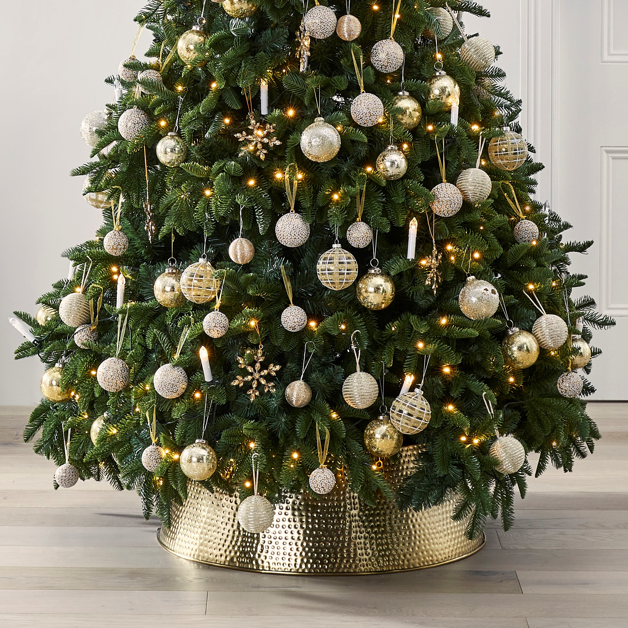 Gold christmas discount tree skirt ireland