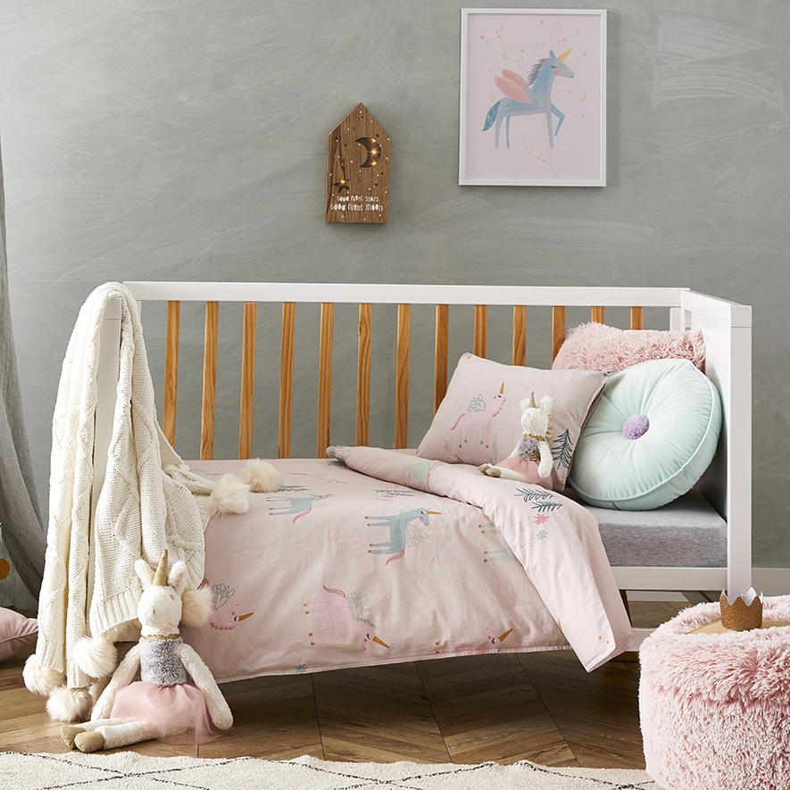 Unicorn cot clearance quilt