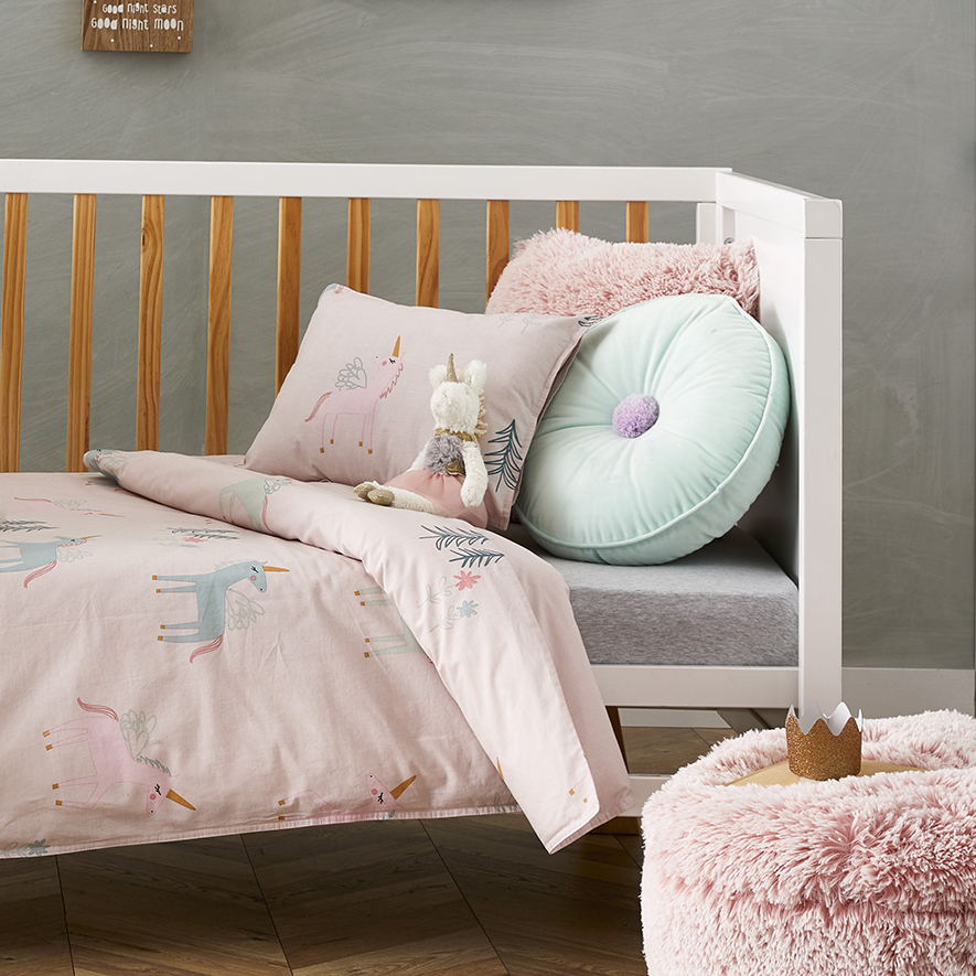 Unicorn shop cot quilt