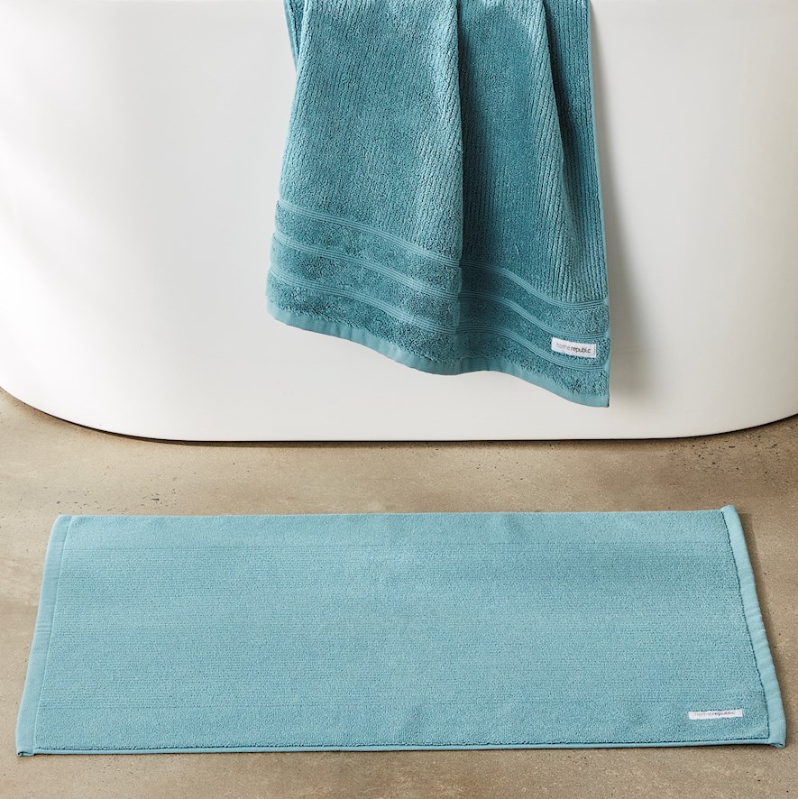 Dark green discount towels and bathmats