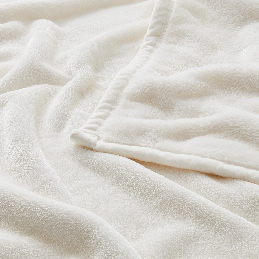 Ultrasoft White Blanket Adairs